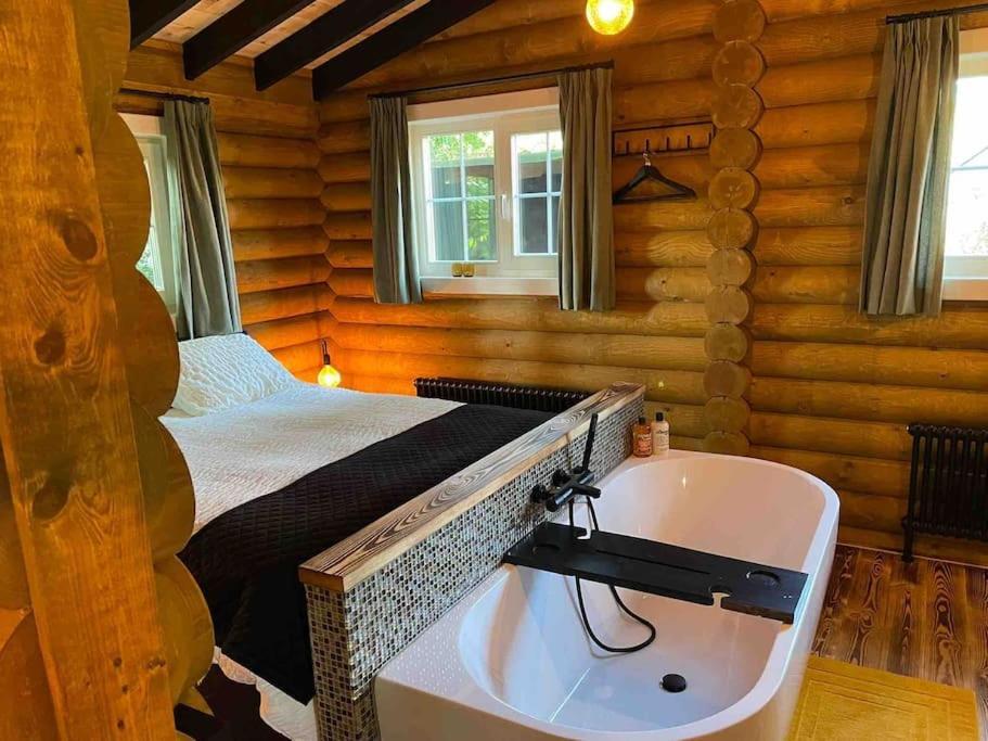 Knusse En Gezellige Blokhut De Bijenstal Vila Dedemsvaart Exterior foto
